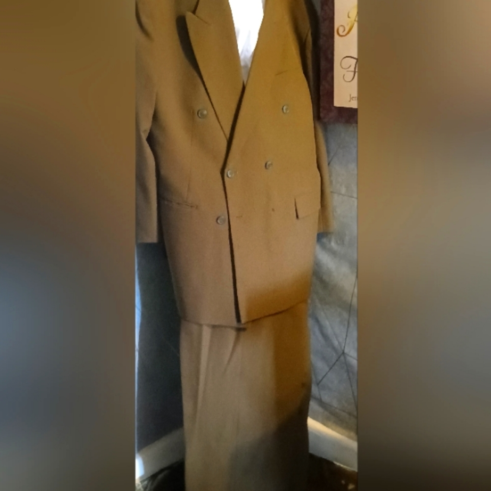 Olive green men's to piece set jacket and Coke
